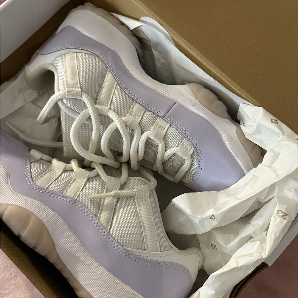 Air Jordan 11 Retro Low the 'Pure Violet' colorway